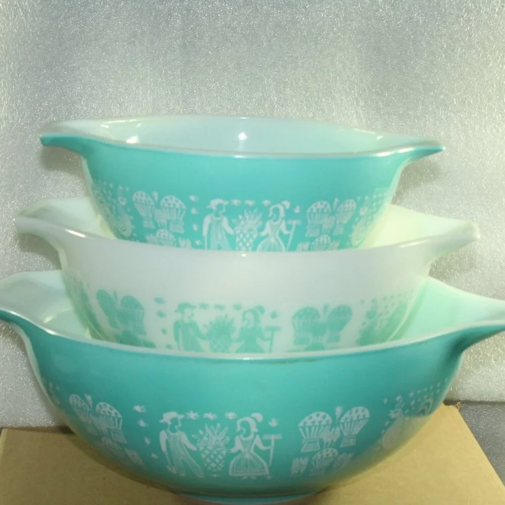 Vtg Pyrex Amish Butterprint Nesting Cinderella Mixing Bowls Set of 3 (442 - 444)